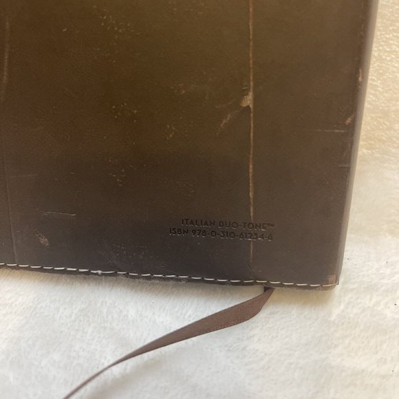 Holy Bible Zondervan NIV Gift Bible PURPLE Brown Italian Duo-Tone - Picture 3 of 8